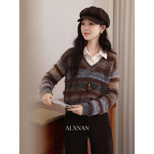 鹿向南「一生爱侣」咖色V领长袖毛衣秋冬季小众时尚设计感上衣女 商品图0