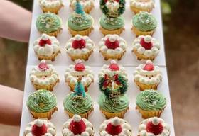 圣诞杯子蛋糕 | nama甜品研究所