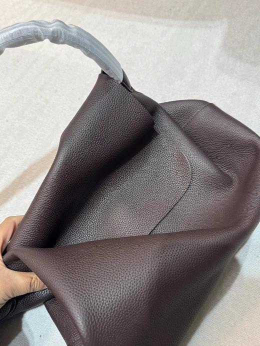 D121125慵懒松弛感小众设计头层牛皮腋下托特包水桶 商品图8