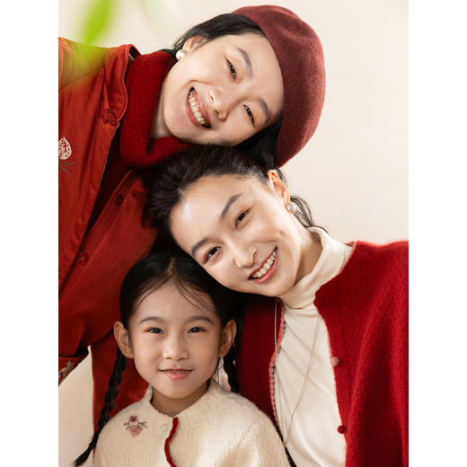 牧衣游原创 毛织手工刺绣外套新款轻盈柔软红色百搭毛织开衫 挽歌 商品图3