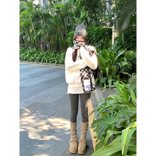 <曾小咸推荐>现货秒杀！微信超特价！韩系刺绣白色无帽圆领套头长卫衣 日常169.99/件 立减80 秒杀89.99/件！！ 商品图3