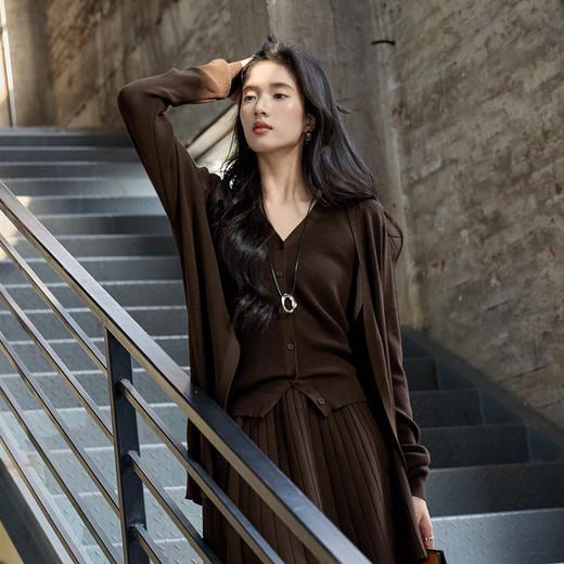 奢姿大码女装2025冬季气质V领套装胖妹妹时尚针织简约松紧两件套9854991046AB 商品图1