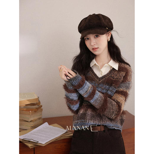 鹿向南「一生爱侣」咖色V领长袖毛衣秋冬季小众时尚设计感上衣女 商品图1