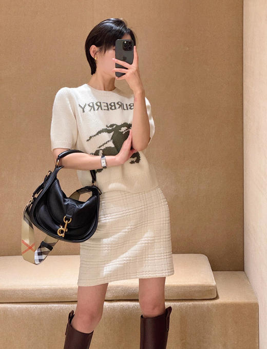 巴宝莉  新款奶油色骑士针织短袖(KX*MM) 商品图1