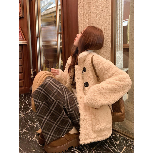 <曾小咸推荐>现货秒杀 ！微信超特价！韩系翻领羊羔绒外套 日常299.99 立减130 秒杀169.99！！ 商品图4