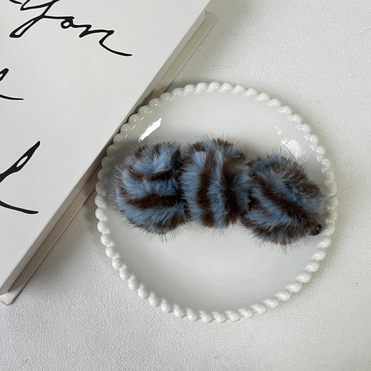 少女风撞色双色毛球香蕉夹发夹-纪念日百货门店同款167747907 商品图2