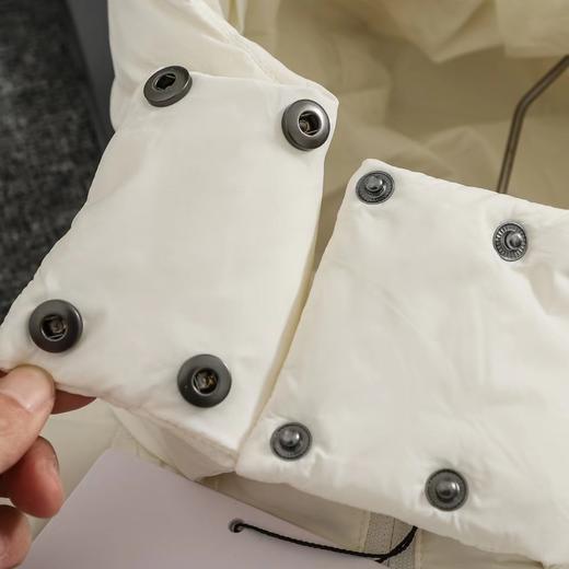 D121154精准保暖轻盈廓形立领女款短款羽绒服 商品图10