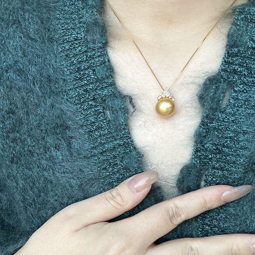 【甄珠贝】冰雪皇后款 浓金吊坠 12-13mm，正圆微微瑕，925纯银配件，面无暇，ji强光 商品图10