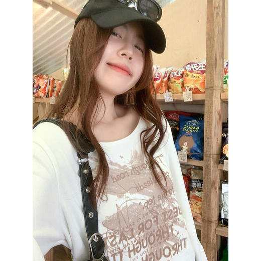 <曾小咸推荐>现货秒杀 ！微信超特价！韩系字母印花打底衫 日常149.99 立减80 秒杀69.99！！ 毛呢半裙 秒杀59.99！！ 商品图1