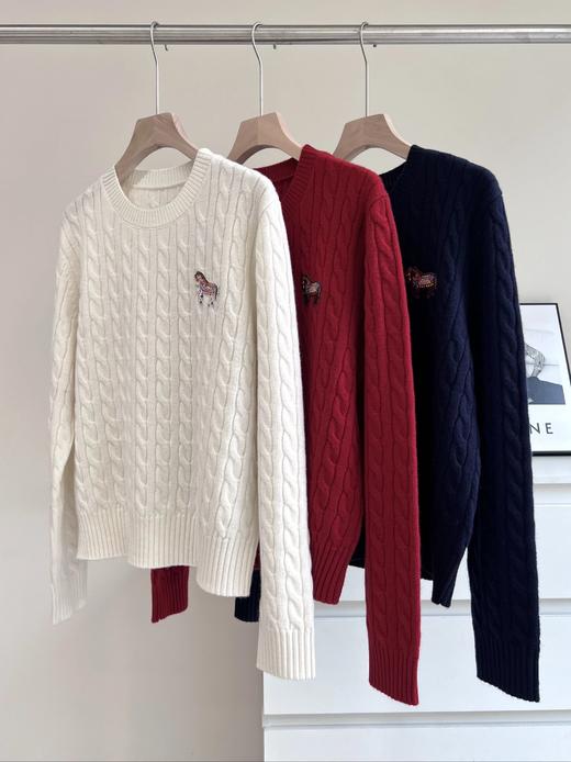 【高品质私服】【经典麻花编织毛衣】显白显瘦圆领款~甄选100%羊毛，纤维蓬松柔韧，亲肤性与保暖性兼备，摸起来是能感知到的细腻质感【无标出货 介意慎拍】WD 商品图9