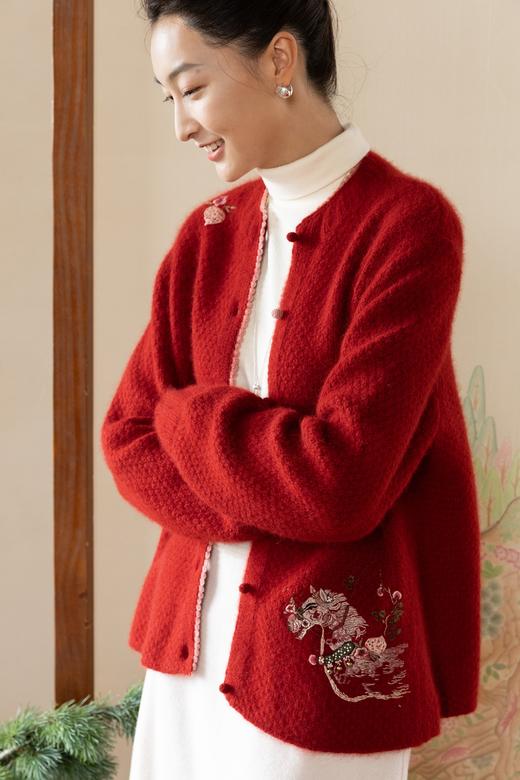 牧衣游原创 毛织手工刺绣外套新款轻盈柔软红色百搭毛织开衫 挽歌 商品图5