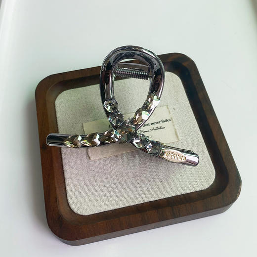 轻奢百搭立方钻中号抓夹-纪念日百货门店同款167748918 商品图1