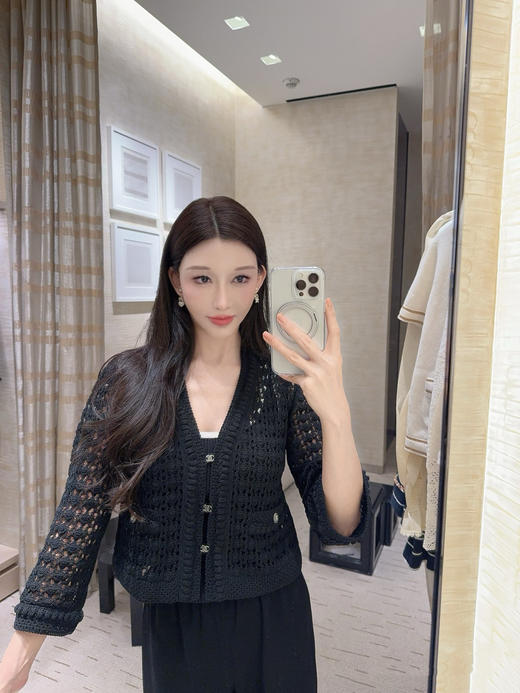香奈儿 25秋冬新款 新款镂空针织开衫(TM) 商品图3
