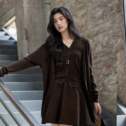 奢姿大码女装2025冬季气质V领套装胖妹妹时尚针织简约松紧两件套9854991046AB 商品图2