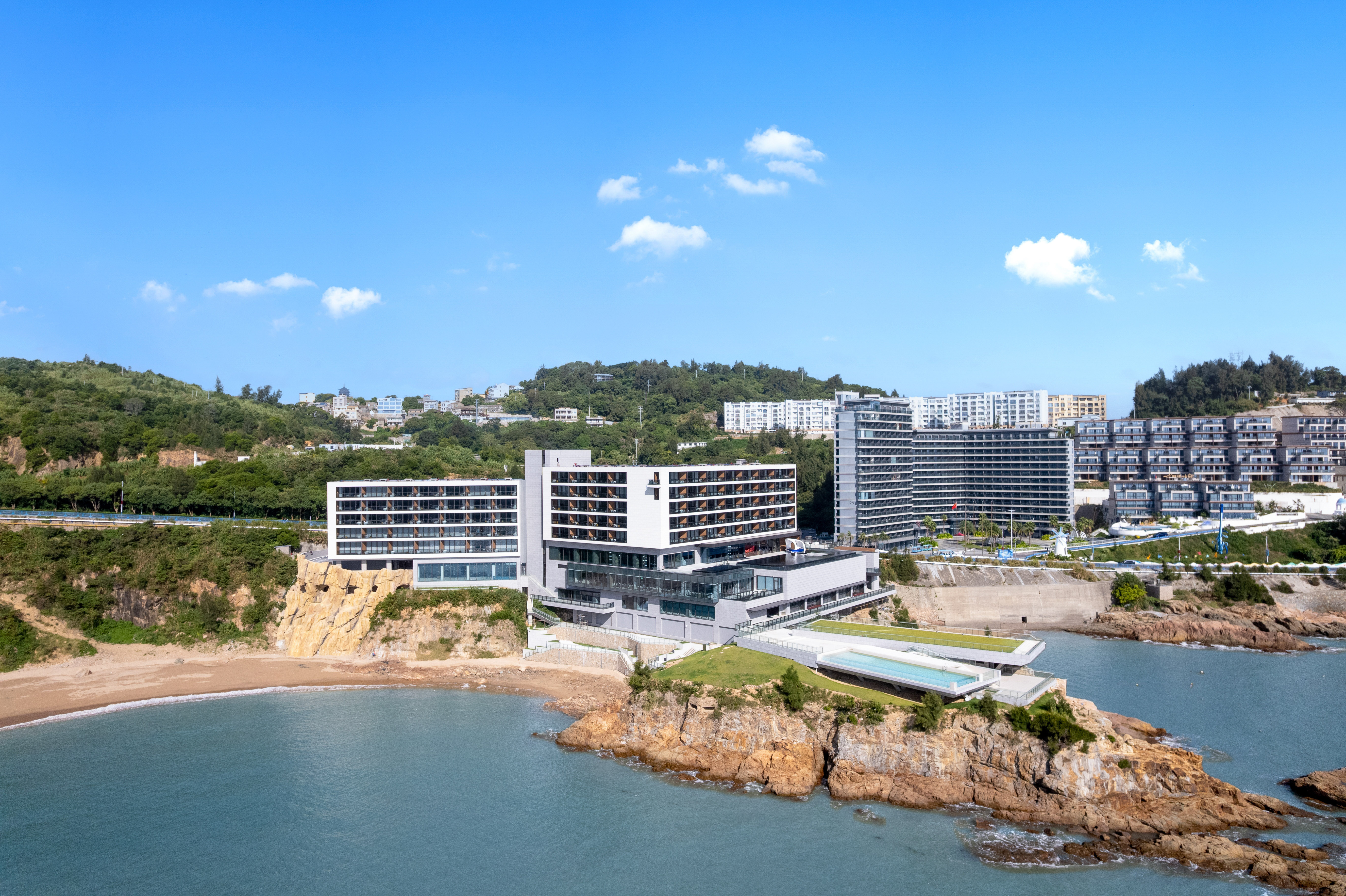 海岛跨年丨温州洞头丽笙酒店×年夜饭套餐 · 含4间夜高级海景房+马跃新程年夜饭1桌/10人