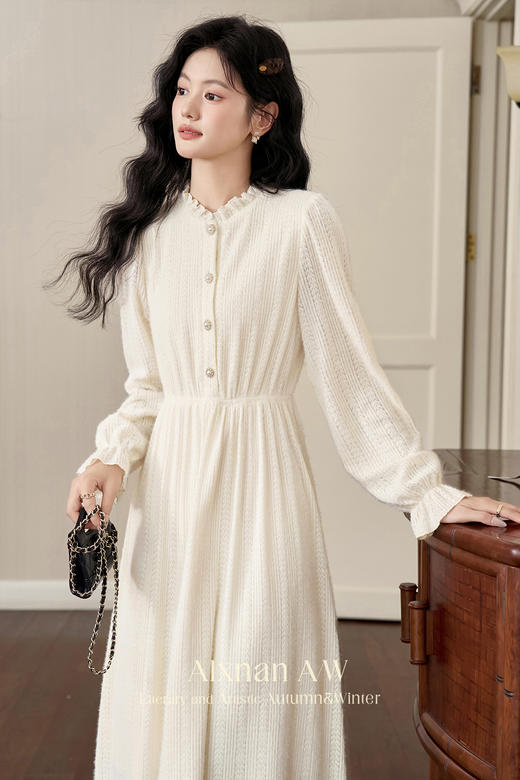 鹿向南「软芙雪花」法式气质连衣裙女装秋冬2025新款圆领长袖长裙 商品图4