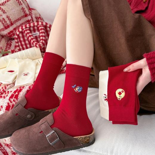 【平安喜乐❗️好运红袜】无骨锦鲤刺绣本命年大红新年袜子女醒狮发财平安喜乐学院风鸿运袜。jb 商品图2