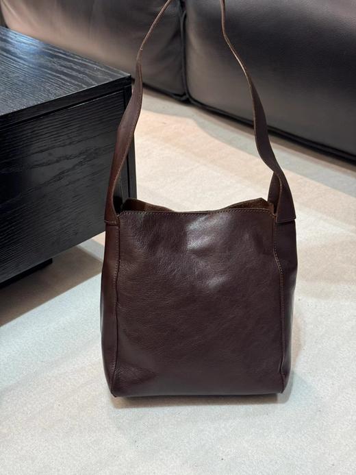 D121124百搭日常轻便随性牛皮HOBO单肩腋下包 商品图1