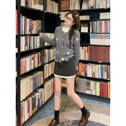 <曾小咸推荐>现货秒杀 ！微信超特价！韩系花朵绣花短款毛衣 日常219.99 立减90 秒杀129.99！！ 蝴蝶结花边半裙秒杀69.99！！ 商品图3