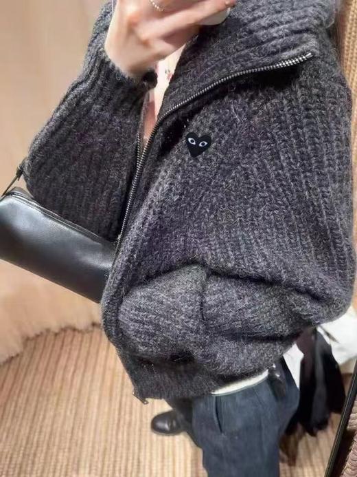 D121103新款女生宽松版型休闲感短款针织拉链外套 商品图2