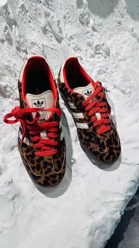 中性款运动鞋zo