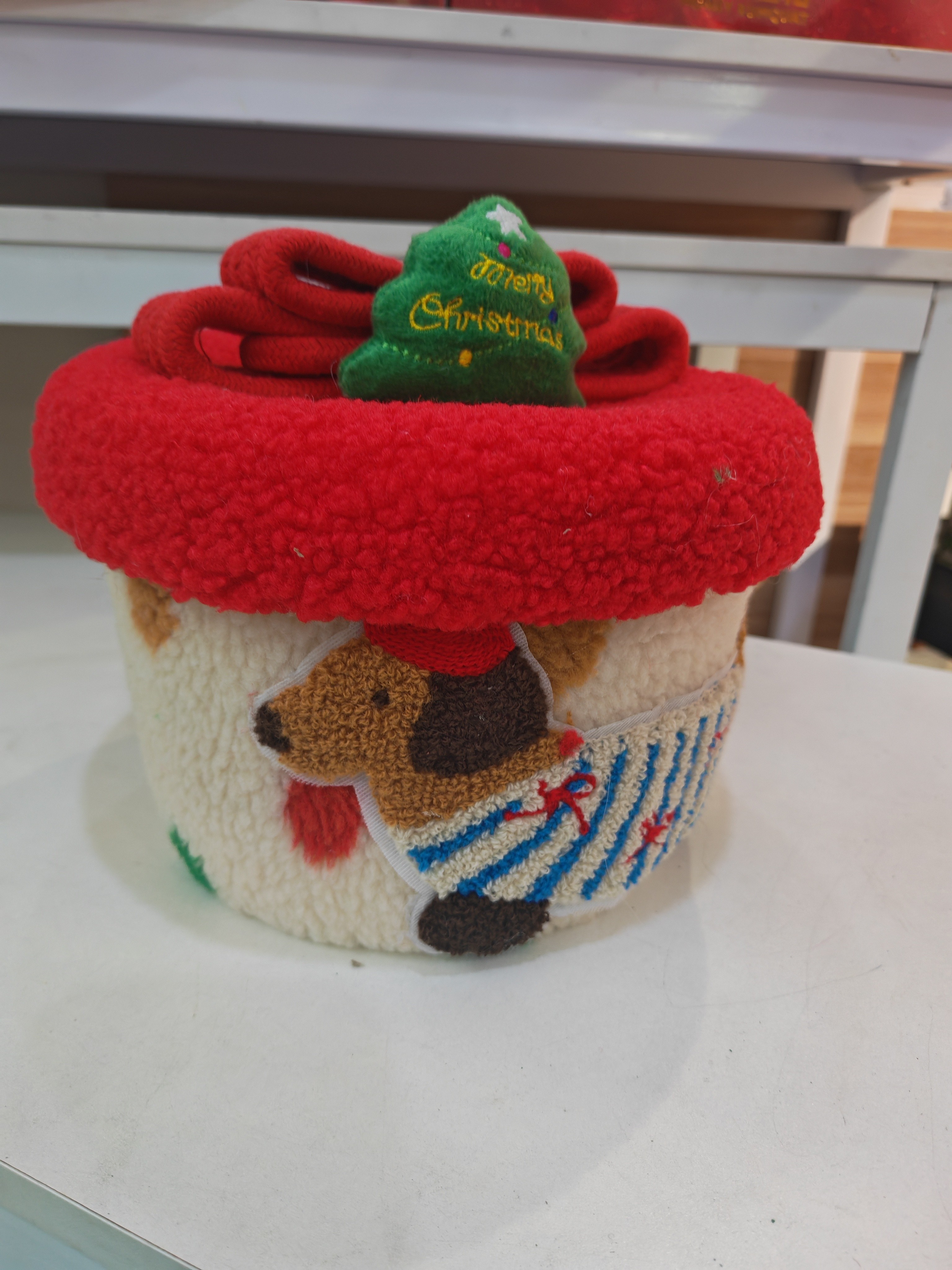 毛毡桶小狗（红盖）