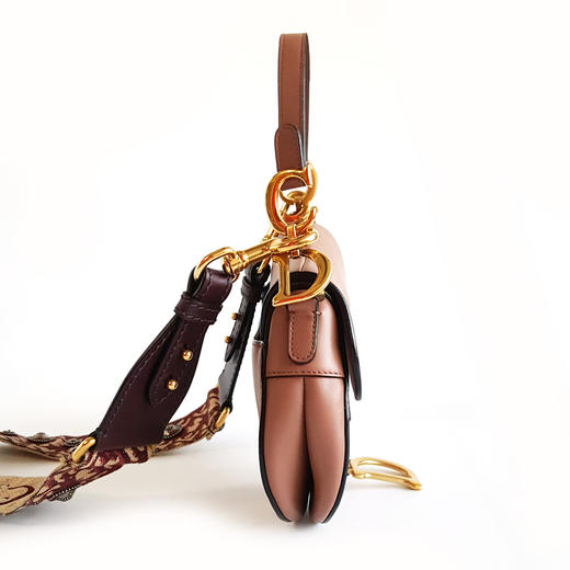 【95新】Dior迪奥Saddle小号豆沙色全皮重工宽肩带马鞍包手提单肩包女士 071225NJS08 商品图2