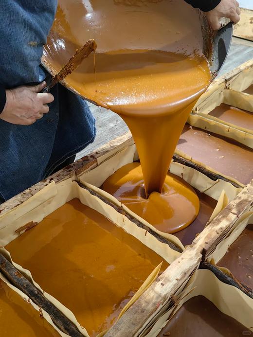 【云南非遗原汁红糖】采用三年老根紫玉甘蔗 原汁榨取  纯手工古法慢熬非遗原汁红糖 15斤甘蔗熬1斤 0添加剂  秋冬喝红糖，暖宫暖胃!养身养心！ 商品图6