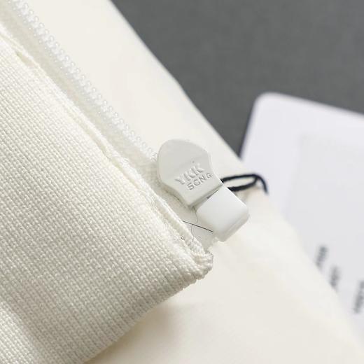 D121154精准保暖轻盈廓形立领女款短款羽绒服 商品图14