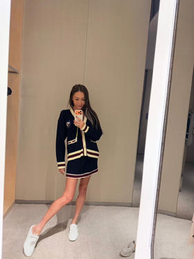 香奈儿 25秋冬新款 学院风刺绣徽章针织开衫(TM)