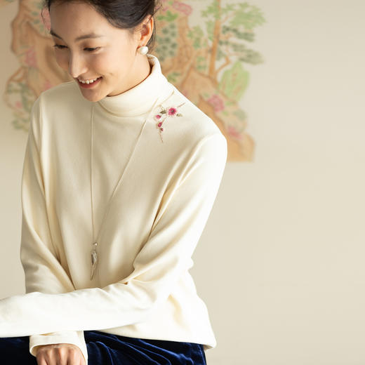 牧衣游原创棉混纺手工刺绣T恤简约纯色舒适打底长袖高领上衣 霞落 商品图0