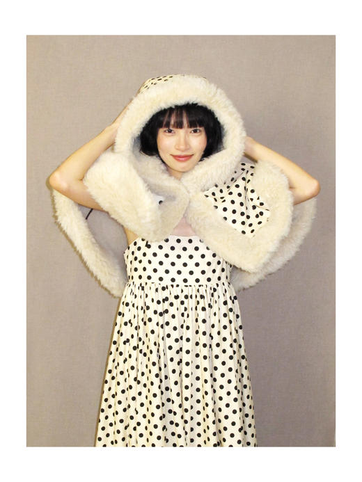 Kaiy Xiao 蘑菇姑娘 绒雪杏仁双面斗篷 商品图3