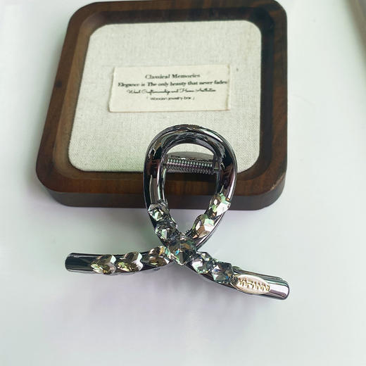 轻奢百搭立方钻中号抓夹-纪念日百货门店同款167748918 商品图4