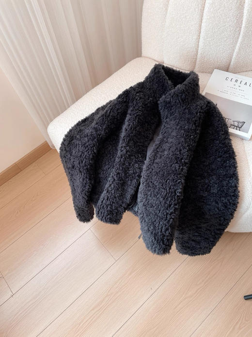 老米优品🎈3-5天！高端系列！《100%澳洲进口绵羊毛皮毛一体外套》软乎乎的，把冬日温暖穿成高级感~WT251211A 商品图4