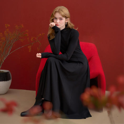 西遇弹力罗纹针织连衣裙女冬季加厚保暖半高领百搭内搭长裙V4155430 商品图2