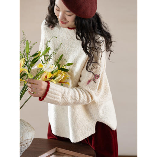 牧衣游原创 毛织手工刺绣毛织套头衫软糯保暖红色氛围毛衣女 暮冬 商品图3