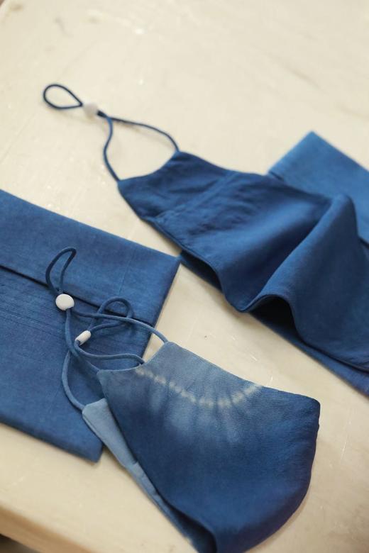 【林栖设计小店】东阳手工扎染蓝染真丝双绉防晒面口罩23mm（预售15天发货）LX1925044 商品图1