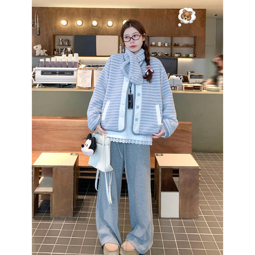 <曾小咸推荐>现货秒杀 ！微信超特价！韩系条纹双面穿羊羔毛（送围巾） 日常329.99 立减140 秒杀189.99！！ 商品图2