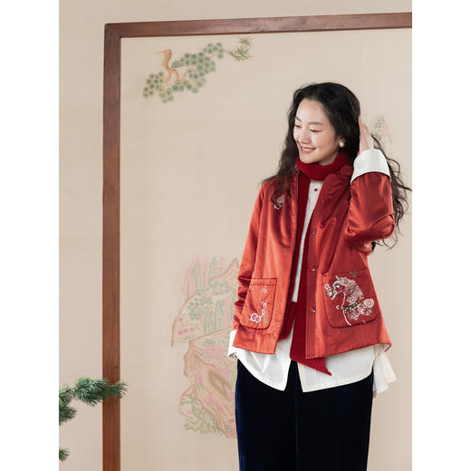 牧衣游原创 重磅丝棉手工刺绣棉服外套中式红色喜庆新年棉衣 倚梅 商品图1