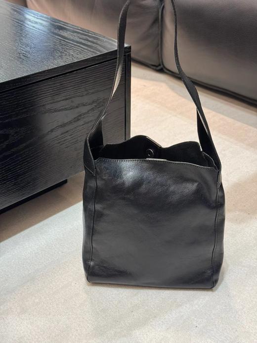 D121124百搭日常轻便随性牛皮HOBO单肩腋下包 商品图3