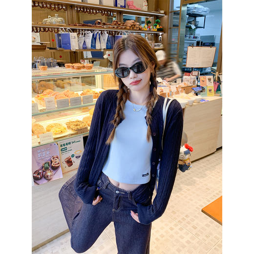 <曾小咸推荐>现货秒杀 ！微信超特价！韩系蓝色圆领短款磨毛长袖 日常109.99 立减60 秒杀49.99！！ 商品图4