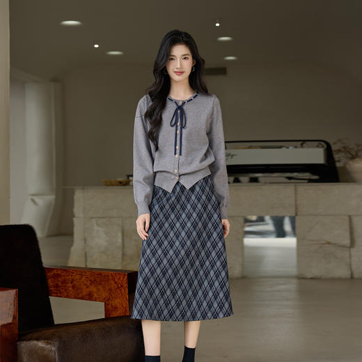 奢姿大码女装2025秋季时尚格纹蝴蝶结装饰套装胖妹妹气质两件套9954953874AB 商品图0