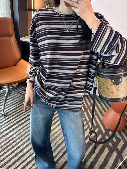 D121136胸前爱心刺绣条纹舒适透气圆领卫衣 商品图2