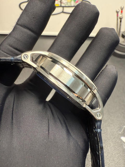 APS新品CODE26393 系列|||
爱彼CODE 11.59系列蓝盘飞返计时码表自动上弦腕表，表壳直径为41毫米，这一尺寸的设定使得这枚腕表同时适合男士与女士佩戴❕❕匠心制造 每细节都用心去打磨 商品图12