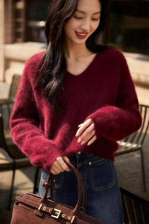 进口拉绒工艺无缝一体礼挚V领羊绒拉绒羊毛衫 商品图0