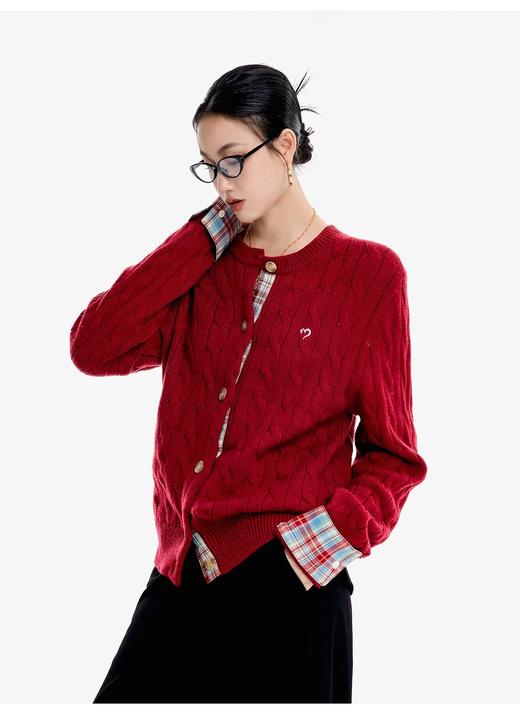 【爆款合红色新年毛衣合集】独特的编织花纹，精致的领口袖口细节，不仅展现出优雅气质，更彰显时尚品味-QZDZMY 商品图3
