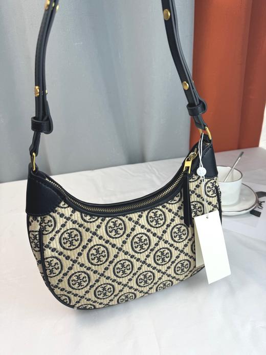 【品牌授权】【礼盒礼袋】Tory Burch女包Monogram老花腋下包单肩斜挎月牙包 商品图5