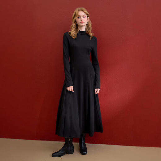 西遇弹力罗纹针织连衣裙女冬季加厚保暖半高领百搭内搭长裙V4155430 商品图1