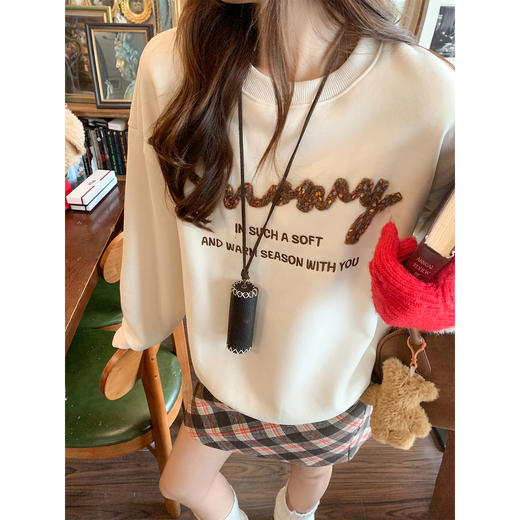 <曾小咸推荐>现货秒杀 ！微信超特价！ 刺绣加绒无帽卫衣 日常189.99 立减90 秒杀99.99！！深浅咖格半裙 日常129.99 立减70 秒杀59.99！！ 商品图1