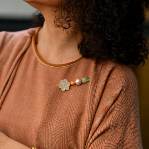 18k镶嵌翡翠树叶和田玉花瓣珍珠珊瑚胸针项链两用 商品图0